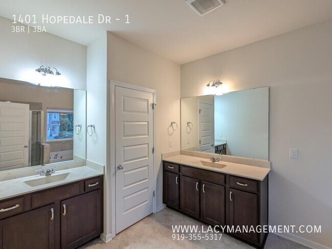 Building Photo - 1401 Hopedale Dr