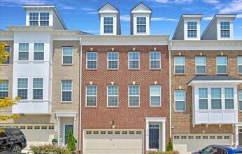 Building Photo - 4014 Winding Waters Terrace