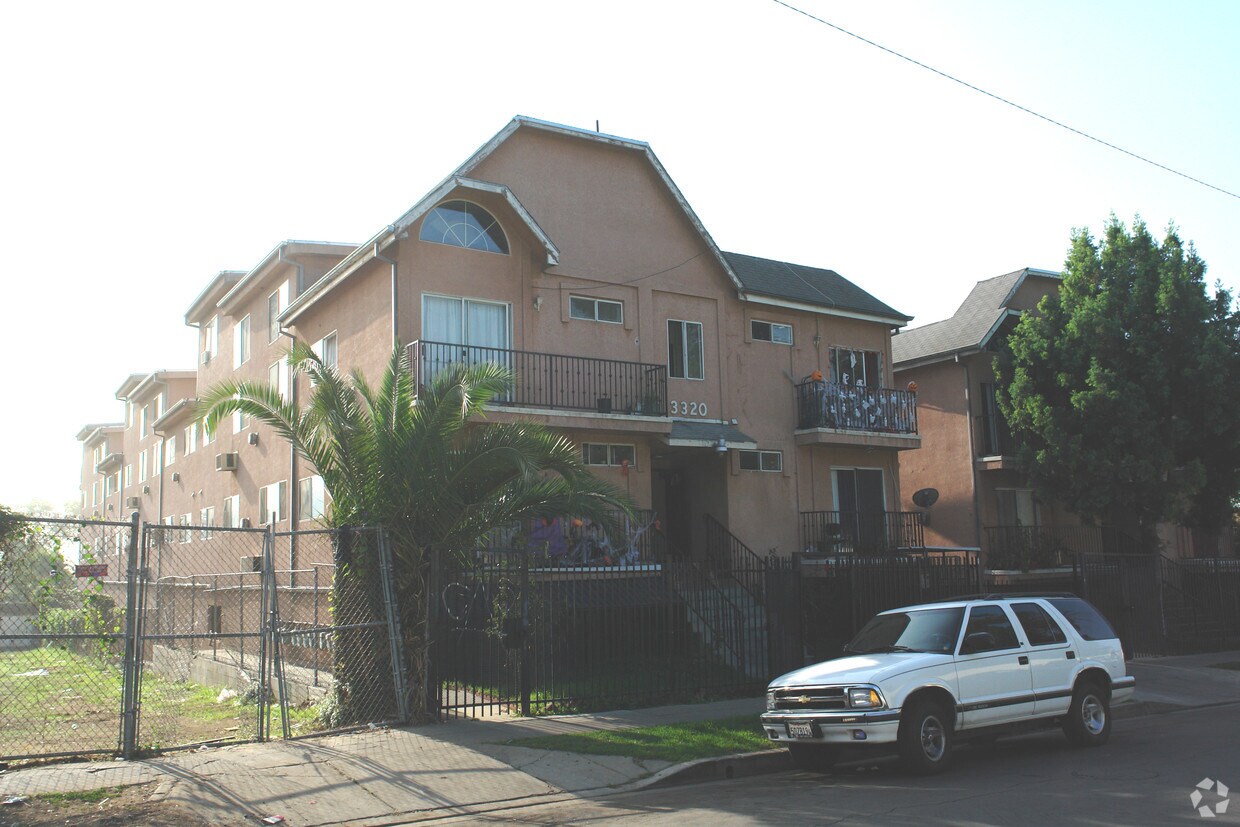 3316-3320 Chapman Avenue - 3316-3320 Chapman Ave