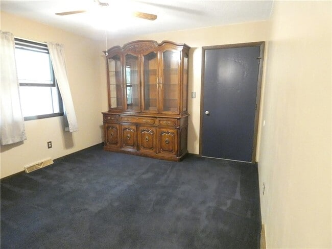 Building Photo - 574 S Erie St