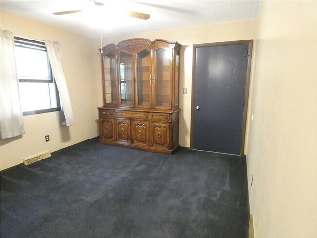 Foto del edificio - 574 S Erie St