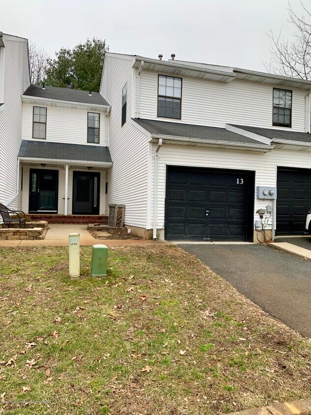 13 Chestnut Way Unit 13, Manalapan Township, NJ 07726 Condo for Rent in Manalapan Township