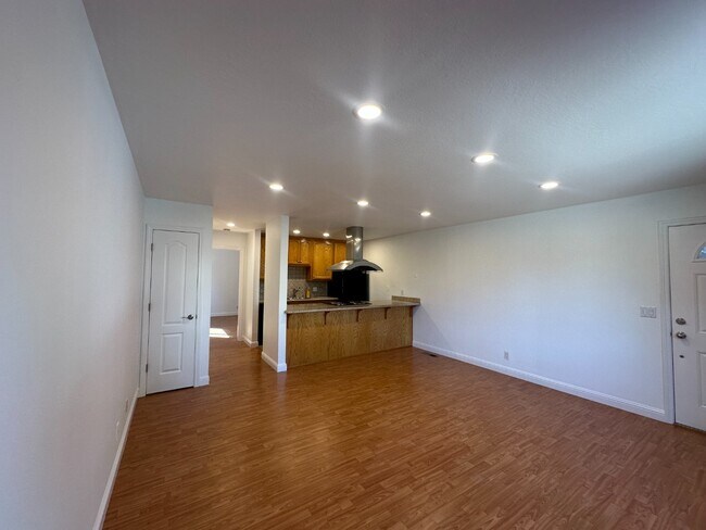 Building Photo - 1208 Pierce St