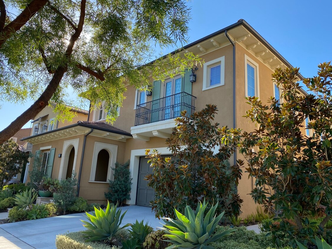 Photo - 11 Zephyr (Irvine, CA)