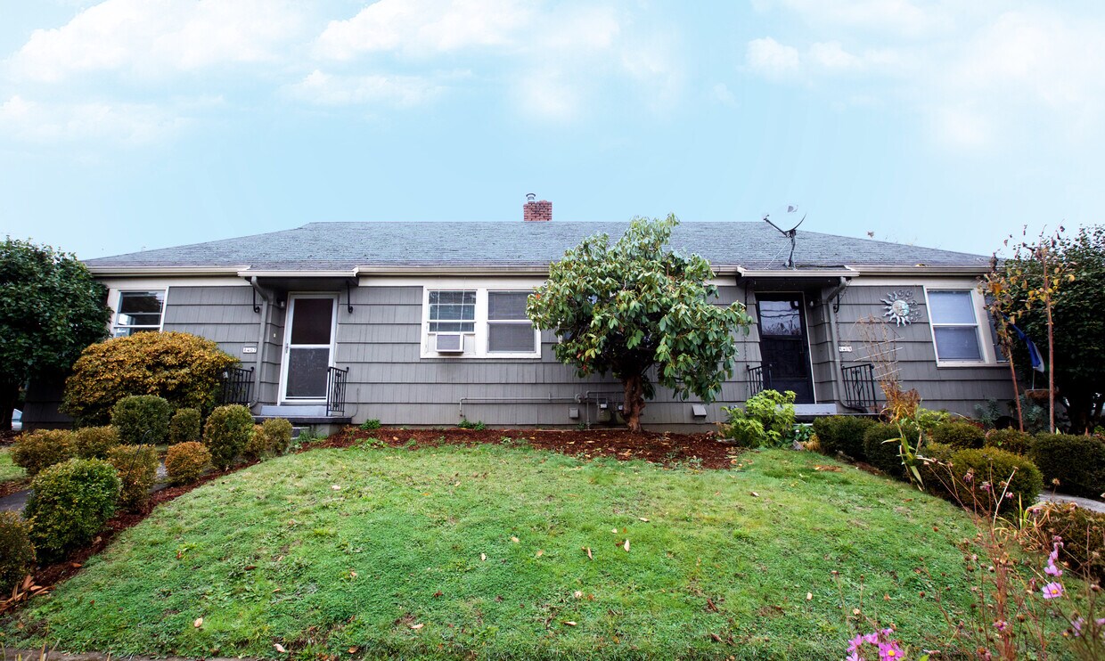 Front - 1407 NE 71st Ave