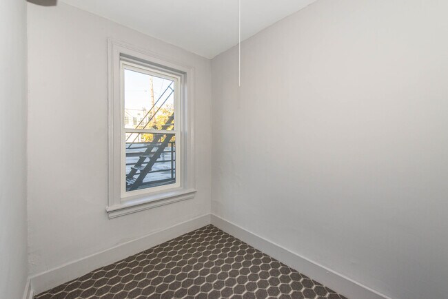 Bed 2 - 334 2nd St