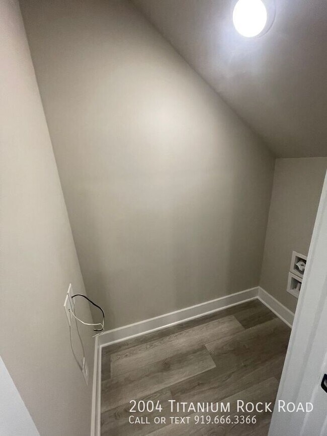 Foto del edificio - Modern 3 Bedroom, 2.5 Bathroom!