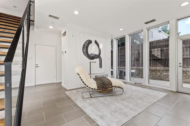 Building Photo - 4206 Buena Vista St