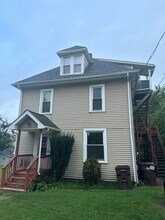 Building Photo - 633 S Center St