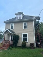 Building Photo - 633 S Center St