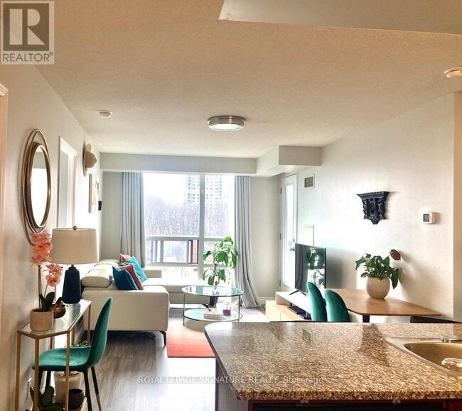 Photo du bâtiment - 68 Grangeway Ave