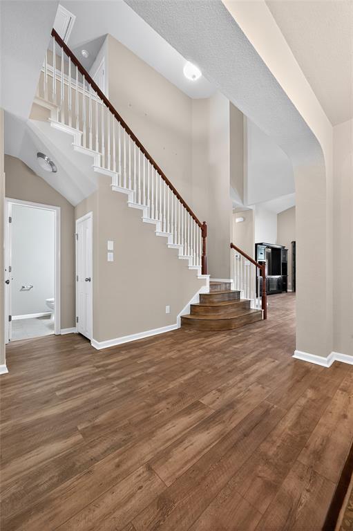 Building Photo - 15512 Interlachen Dr