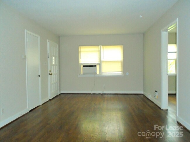 Foto del edificio - 1241 Reece Rd