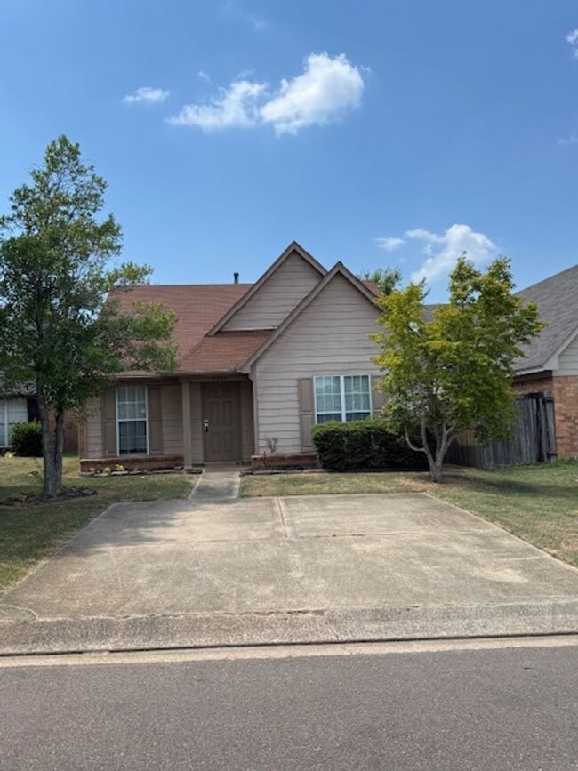 Building Photo - 5505 Bradley Dr