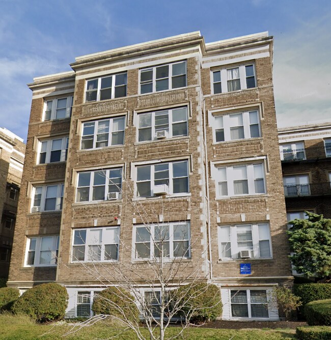 Building Photo - 1634 Commonwealth Ave