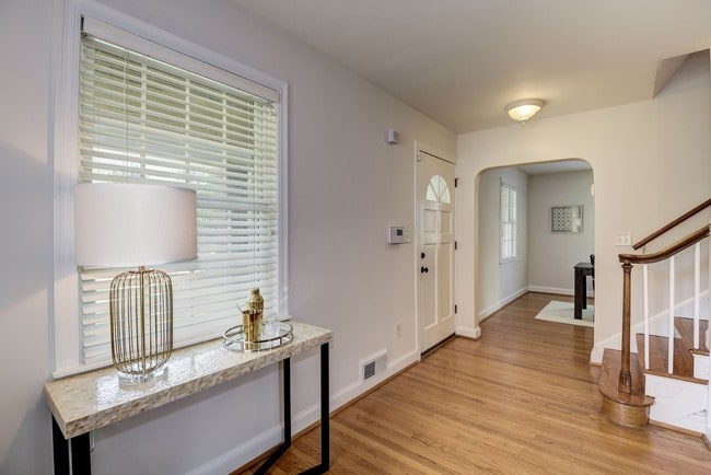Building Photo - 9412 Colesville Rd