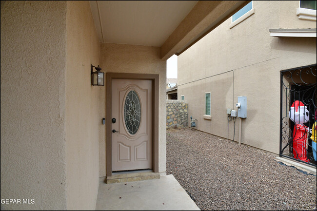 Building Photo - 3881 Loma Brisa Dr