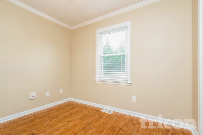 Foto del edificio - 125 Wayside Dr