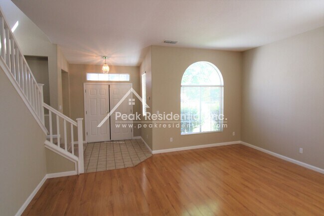 Foto del edificio - Very Nice 4bd/2.5ba Elk Grove Home with 3 ...