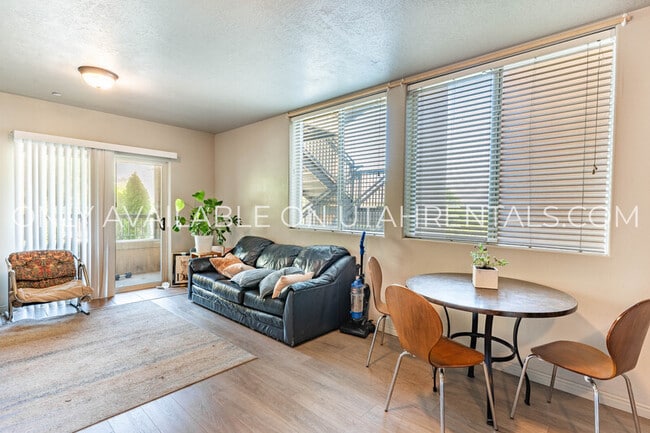 Foto del edificio - 859 E 620 N St