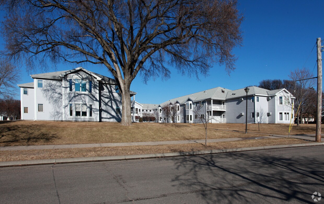 Primary Photo - Stadish Green Condominiums