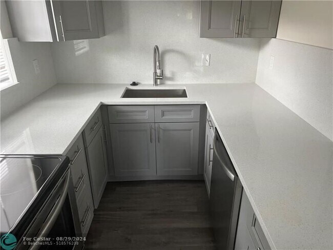 Foto del edificio - 11410 NW 39th St