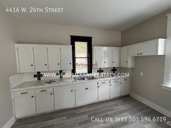 Building Photo - 4416 W 26th St