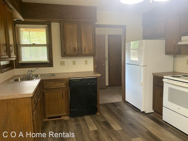 Building Photo - 2 br, 2 bath House - 1381 N. Crestline