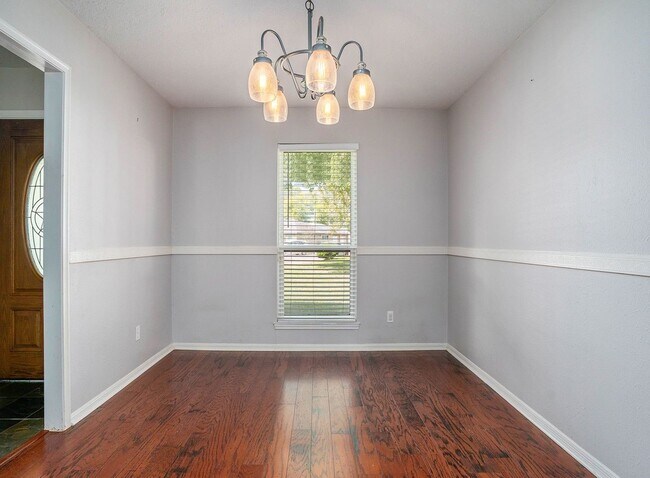 Building Photo - 226 Pecan Dr