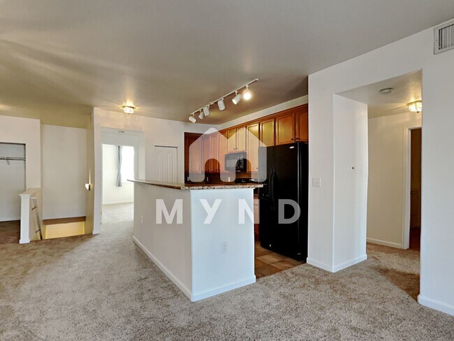 Foto del edificio - 5536 Lewis Court Unit 204