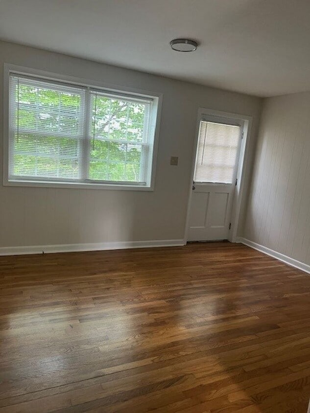 Building Photo - 1401 Scenic Heights