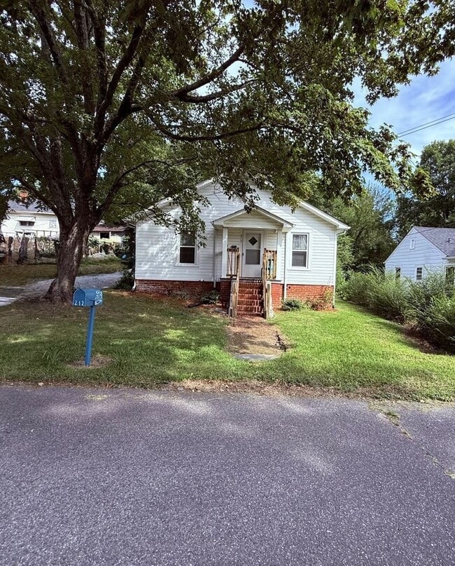 Building Photo - 212 Ridgecrest St