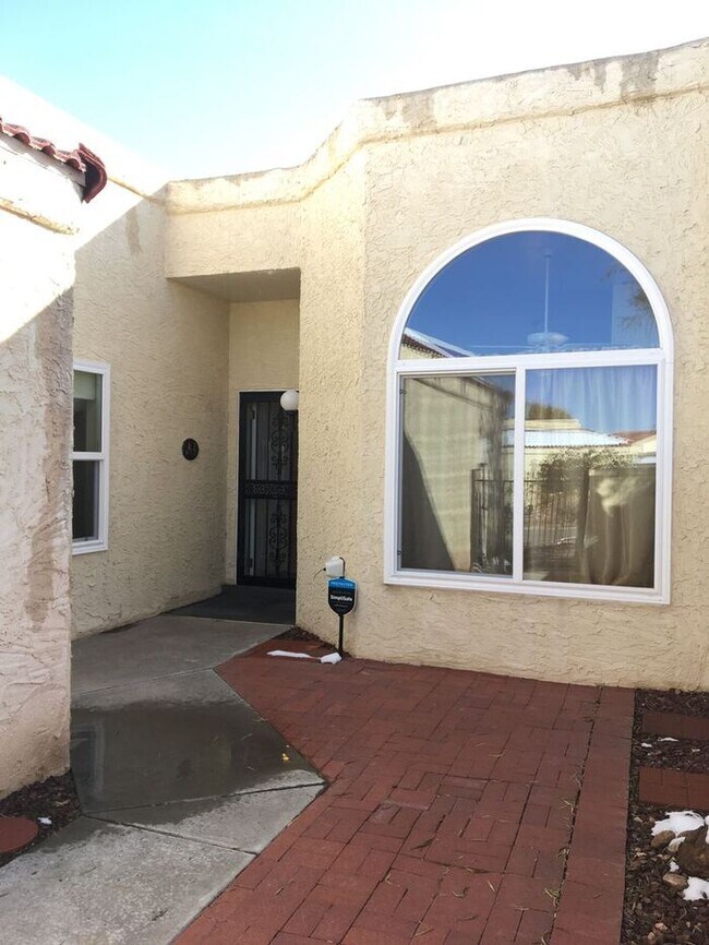 Building Photo - 55+ GATED Community - Single Story - SPECT...