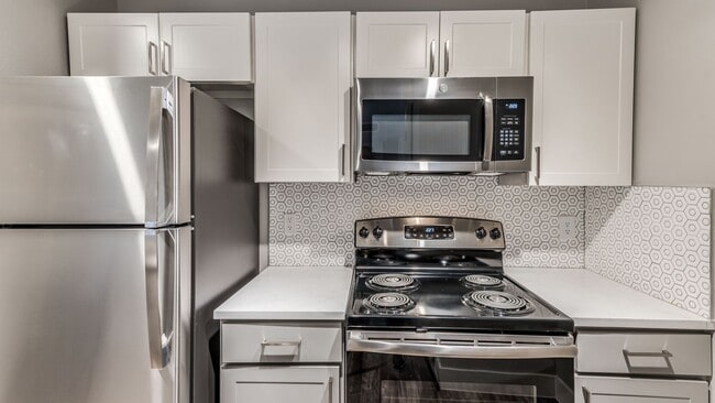 Building Photo - Warwick at Westchase