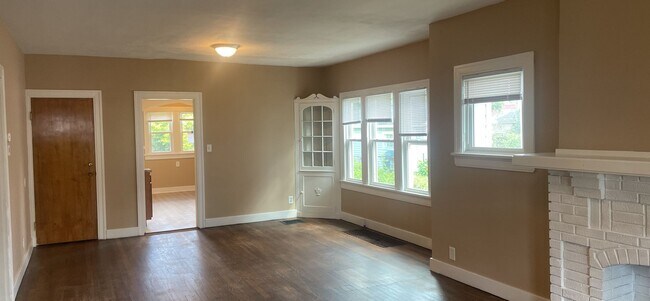 Building Photo - 1430 Coventry Rd