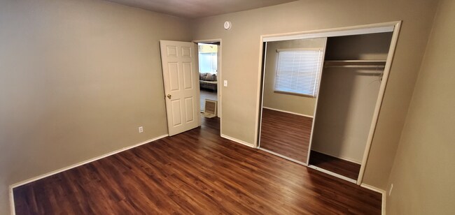 Foto del edificio - 5313 Radford Ave