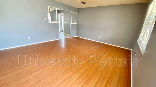 Foto del edificio - 2613 Auburn St