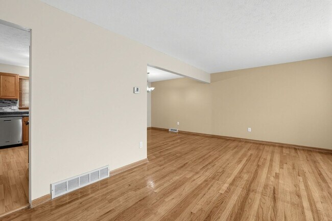 Foto del edificio - 3190 Ashwood Rd