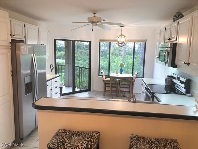 Building Photo - 27121 Oakwood Lake Dr