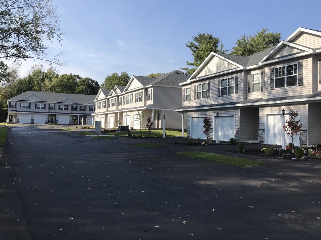 Primary Photo - 2405 Rosa Road, Ridge Manor Ct