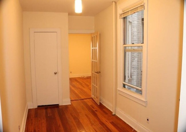 Building Photo - 5323 Skillman Ave