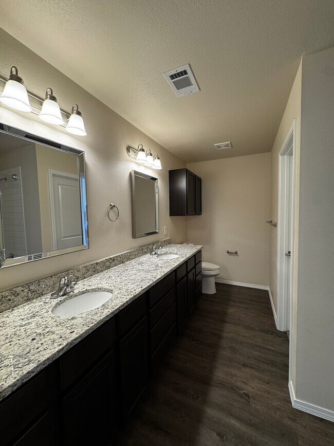 Foto del edificio - New construction!!! Beacon Pointe 3/2/2