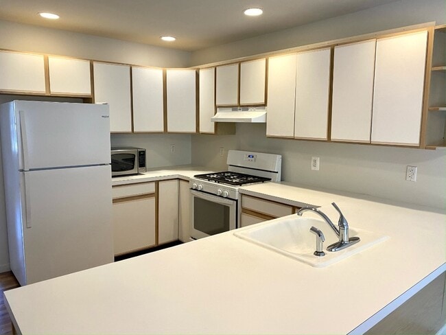 Foto del edificio - Townhouse Style Dupex in Harrison 3 Bedroo...