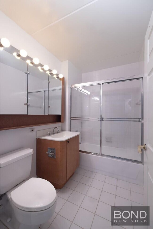 Foto del edificio - 363 W 30th St