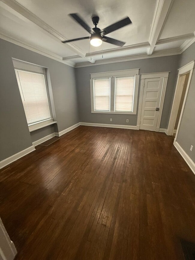 Building Photo - Knaack - 3720