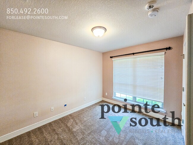 Building Photo - 6305 Parakeet Trail