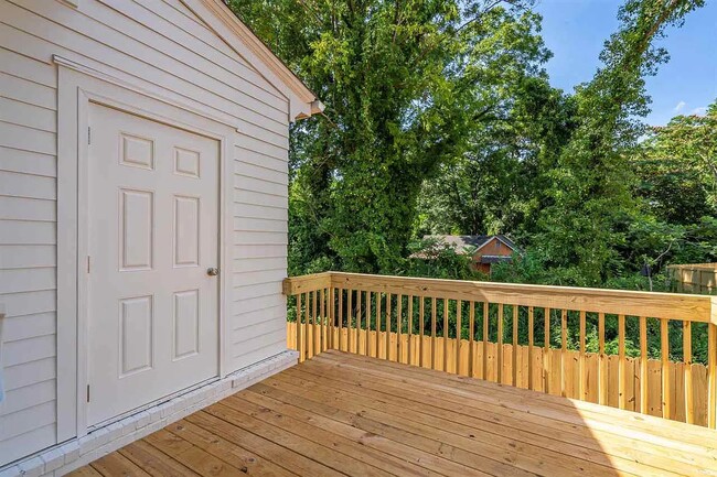 Building Photo - 176 Silver Hill St