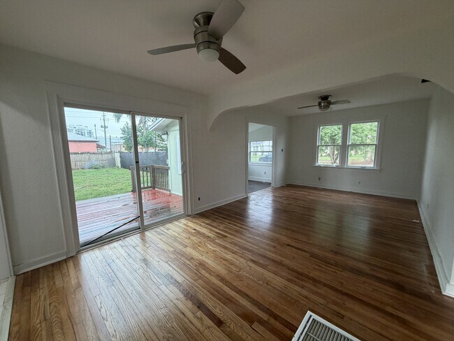 Foto del edificio - 2 Bed/1 Bath