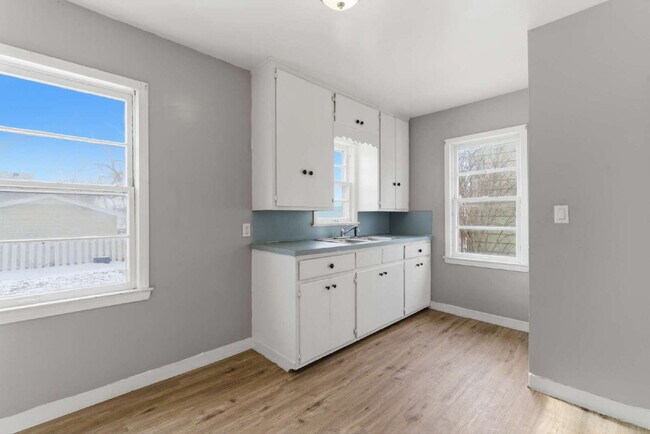 Foto del edificio - Comfortable & Convenient 2BR Living