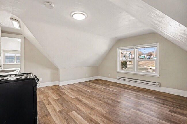 Building Photo - 403 N Wahsatch Ave